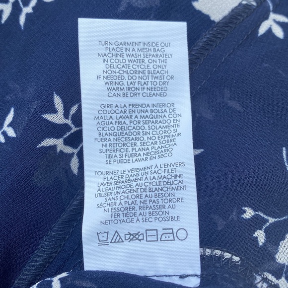 CAby flowing floral dress size 6. Only worn one time. - Picture 7 of 7